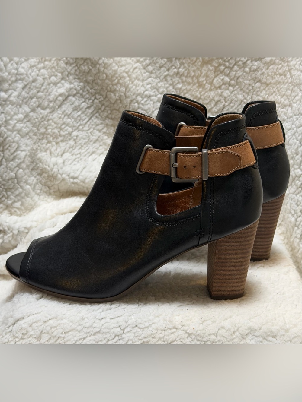 Clarks Artisan Black Leather Shira Nicole Peep Toe 3" Booties Women's Size 9 M - Picture 4 of 14